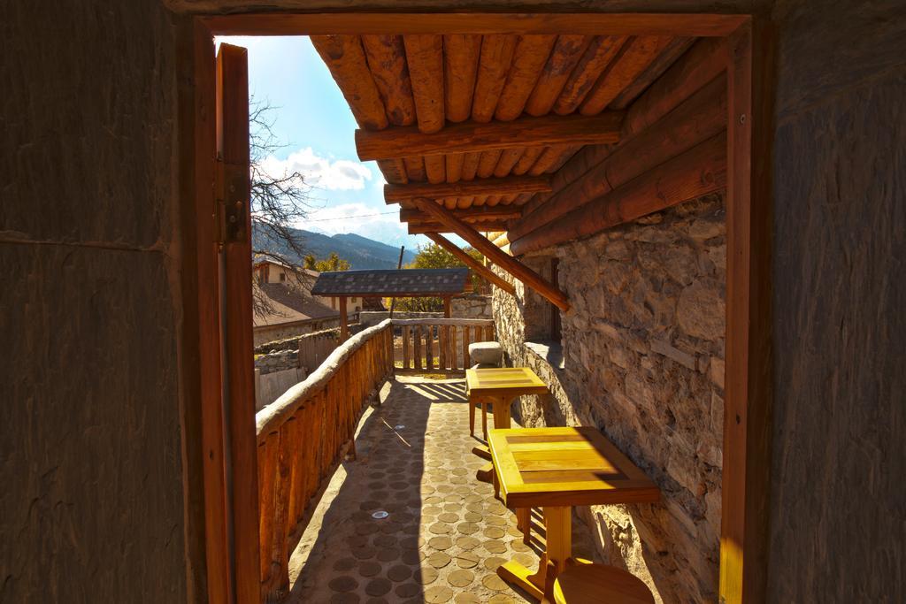 Hotel Old House Mestia Exterior foto